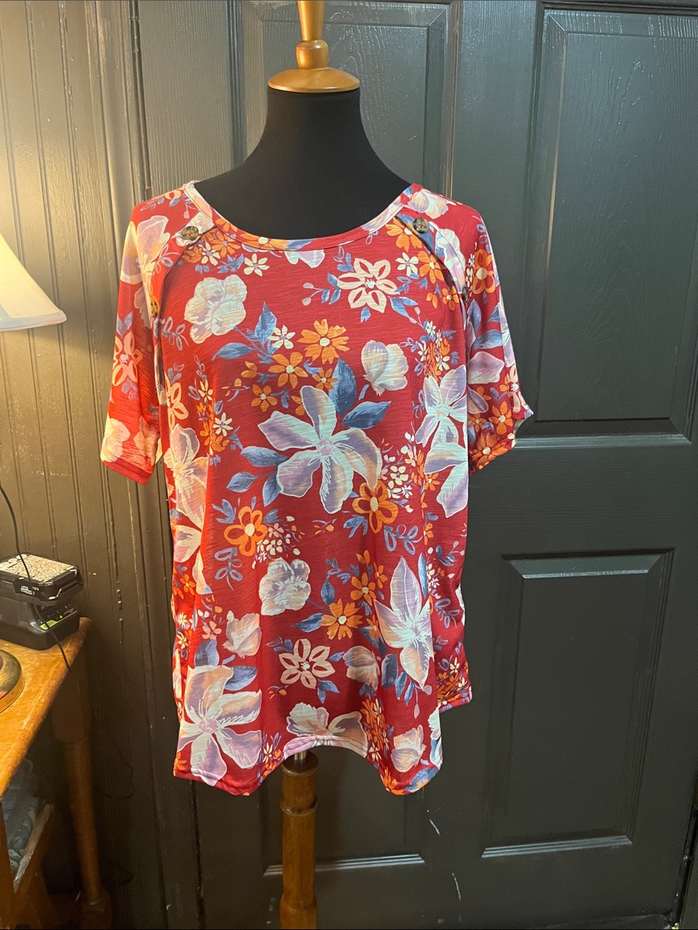 Women’s Red Floral Short-Sleeve Top
